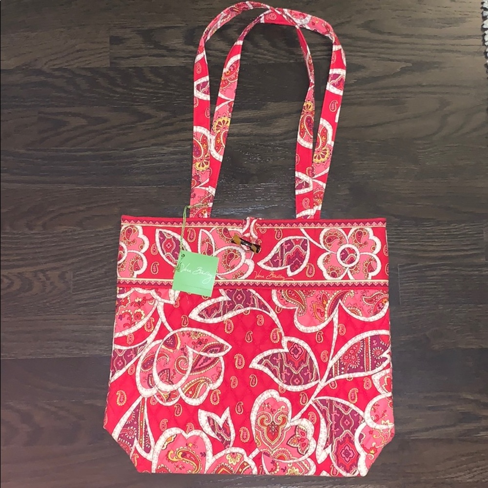 NWT VERA B. TOTE